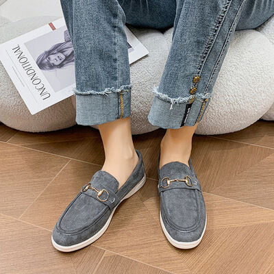 Metal Buckle Flat Sneakers - AllIn Computer