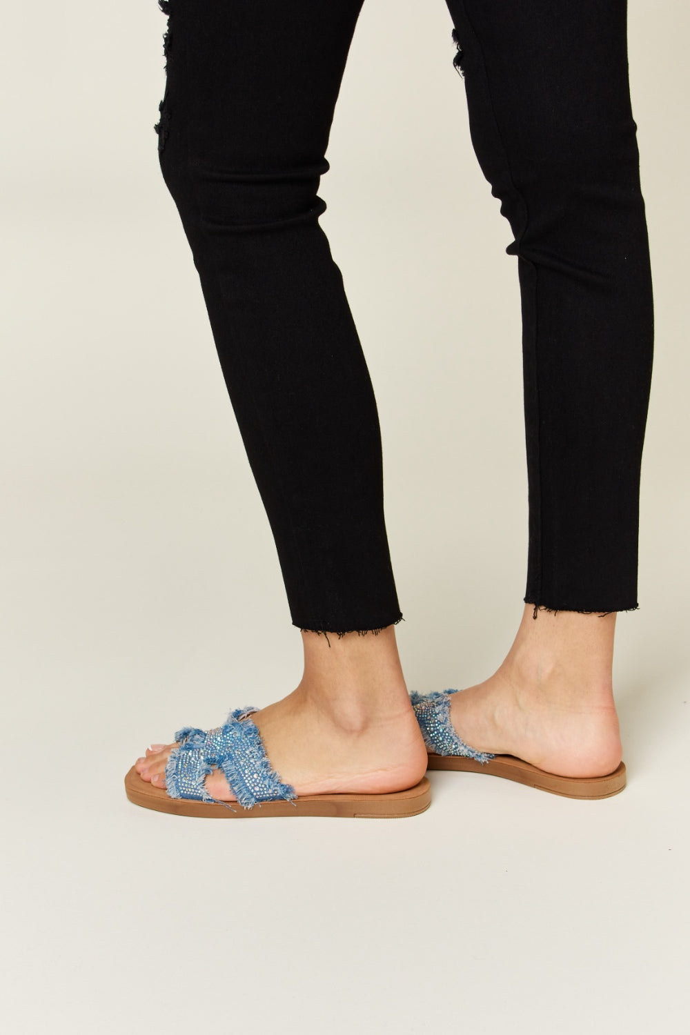 Forever Link Raw Trim Denim H-Band Flat Sandals - AllIn Computer