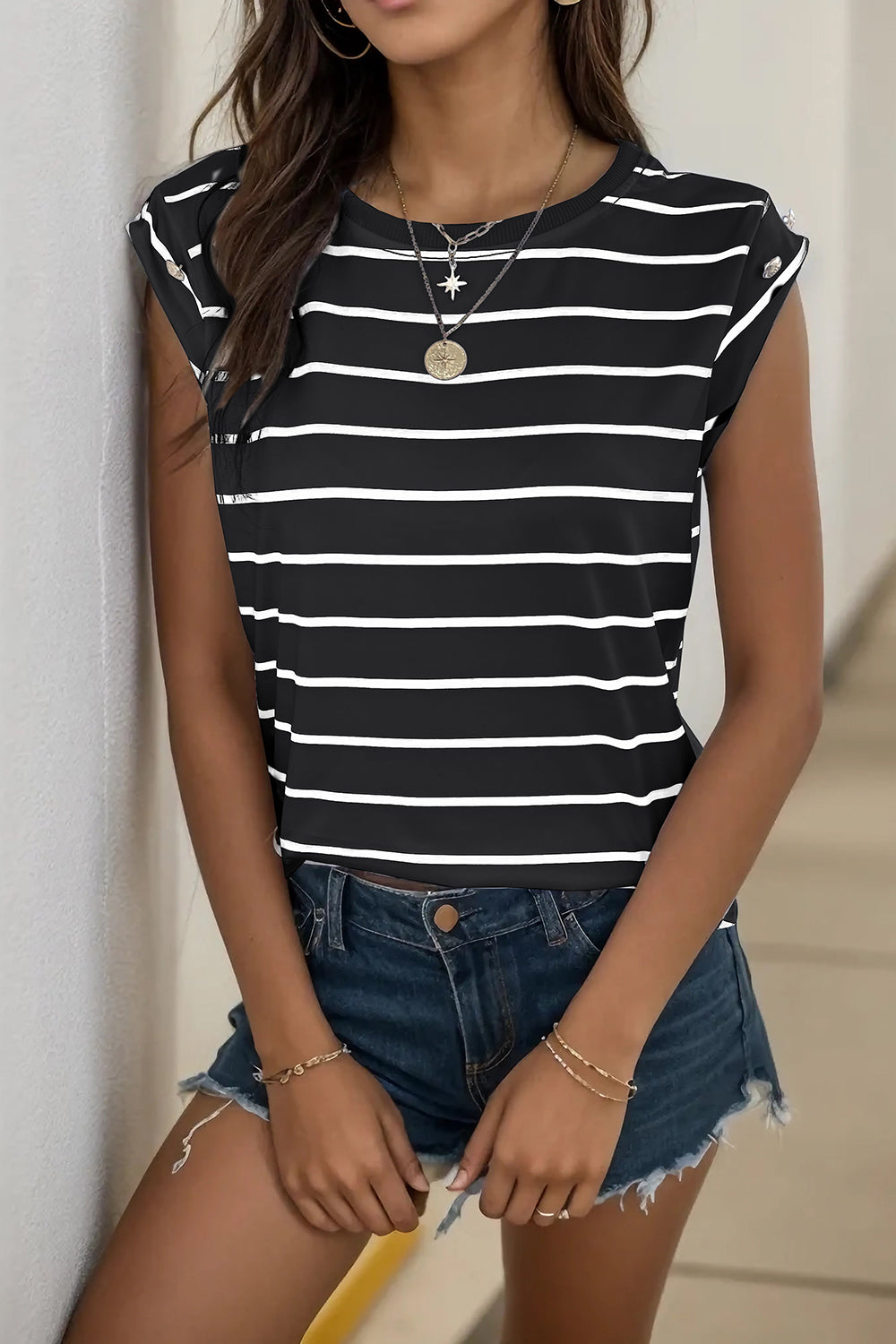 Decorative Button Round Neck T-Shirt - AllIn Computer
