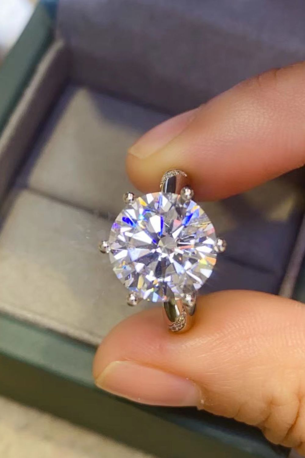5 Carat Moissanite 6-Prong Ring - AllIn Computer