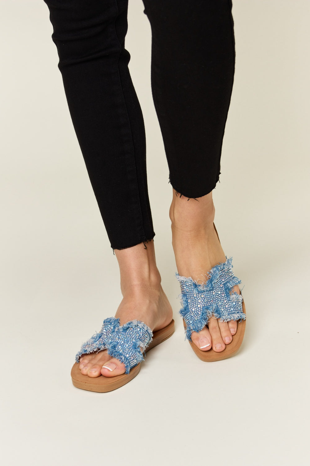 Forever Link Raw Trim Denim H-Band Flat Sandals - AllIn Computer