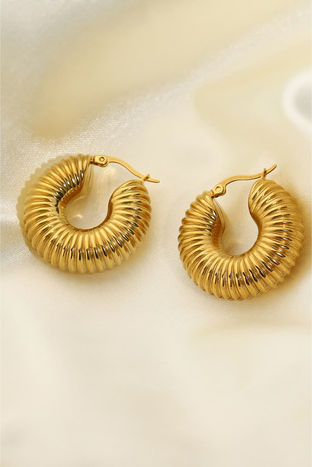 18K Gold-Plated Copper Ribbed Hoop Earrings - AllIn Computer