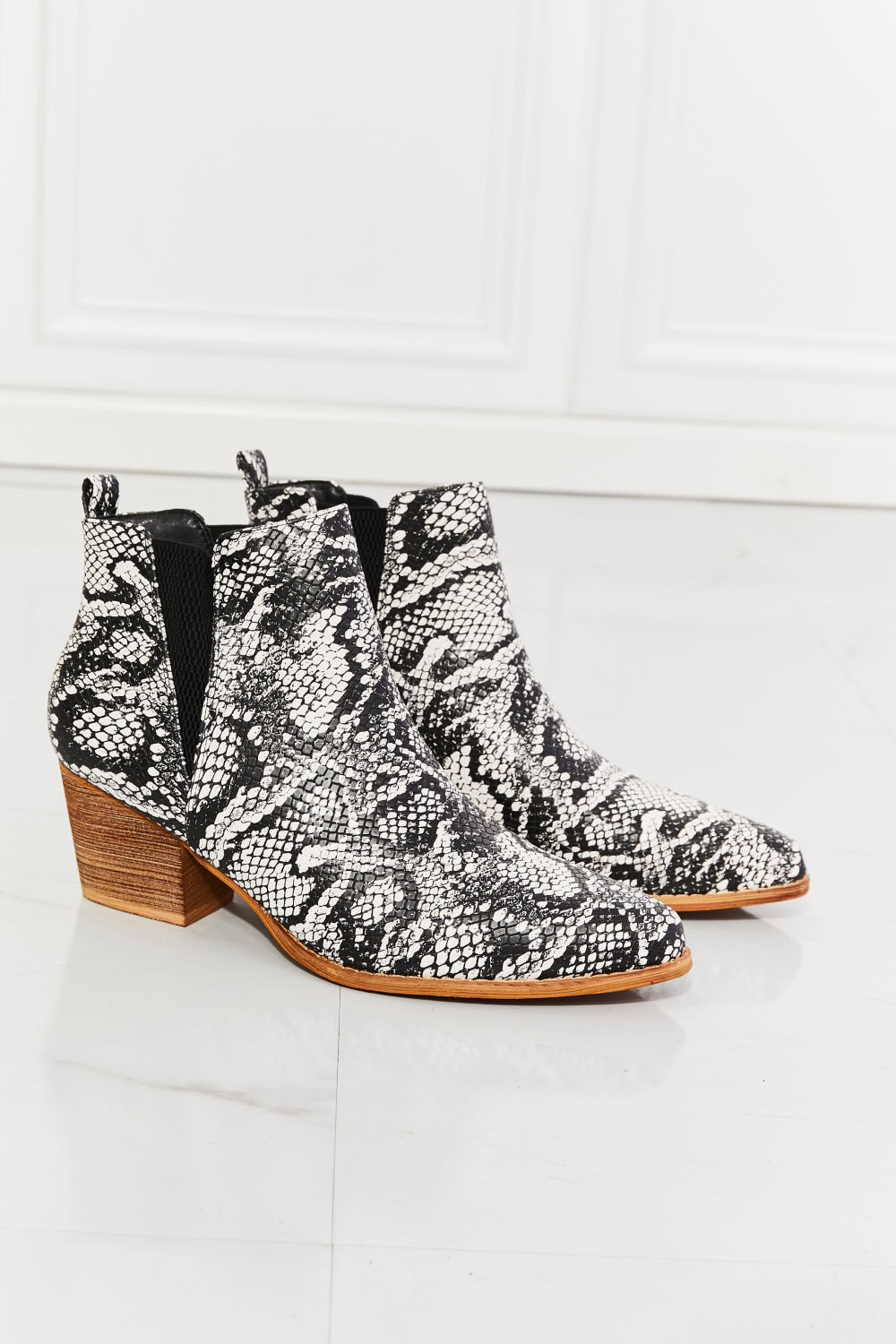 MMShoes Back At It Point Toe Bootie in Snakeskin - AllIn Computer
