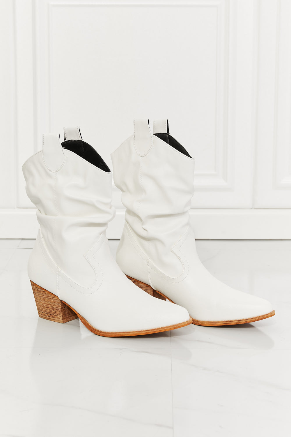 MMShoes Better in Texas Scrunch Cowboy Boots in White - AllIn Computer