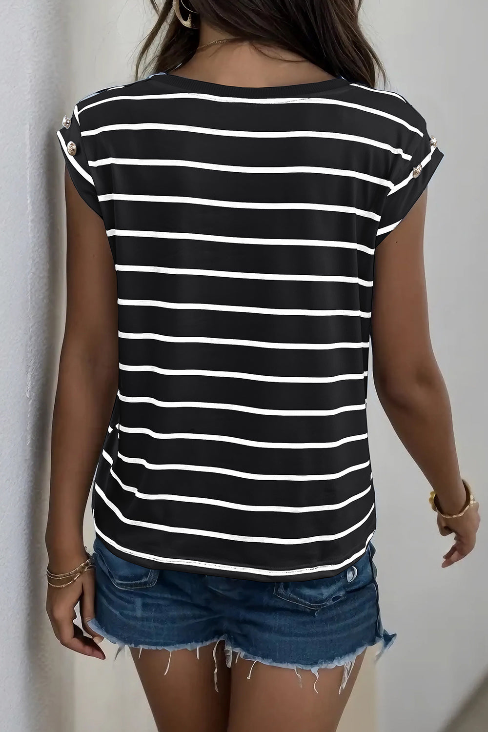 Decorative Button Round Neck T-Shirt - AllIn Computer