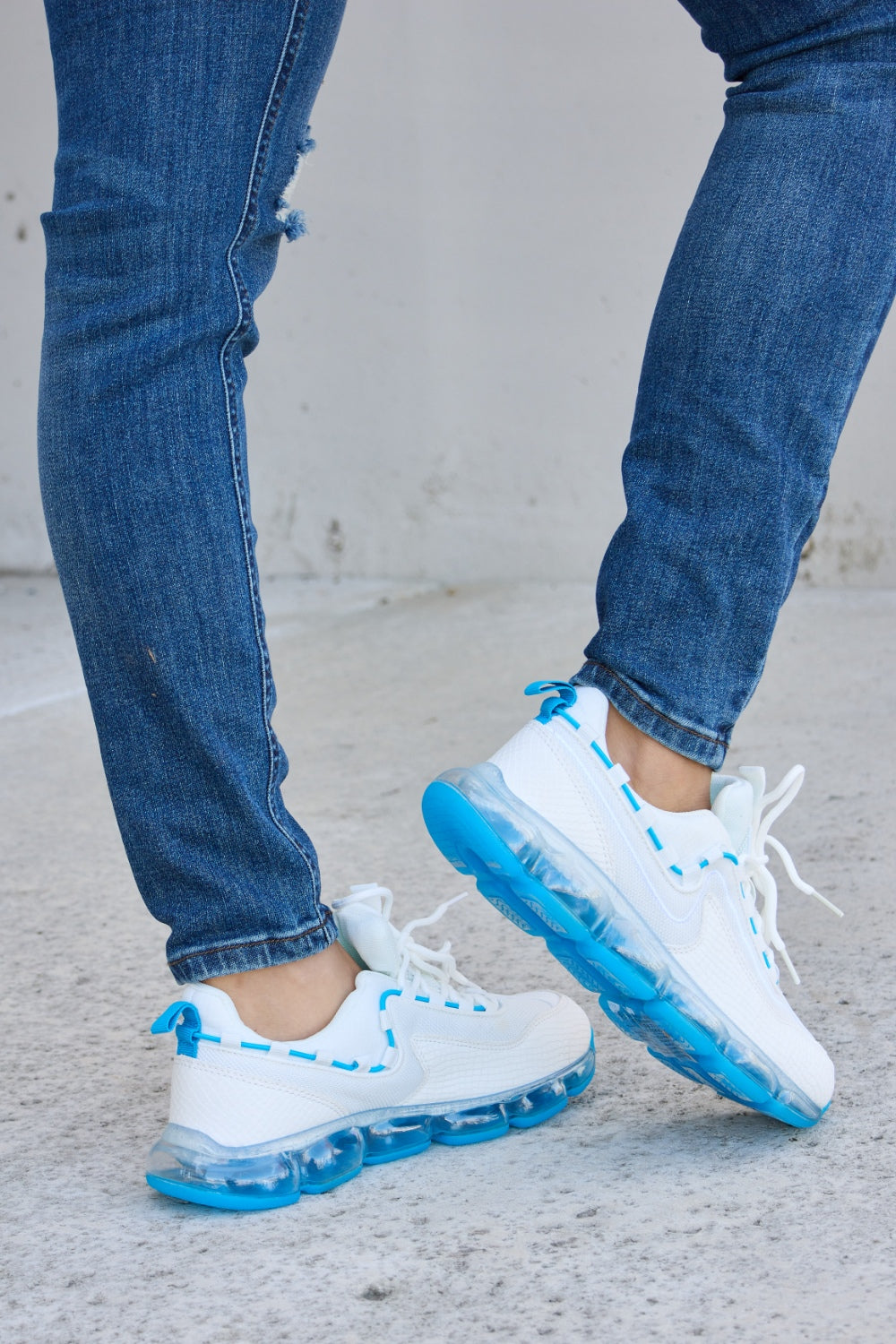 Forever Link  Lace-Up Air-Cushioned Athletic Shoes - AllIn Computer