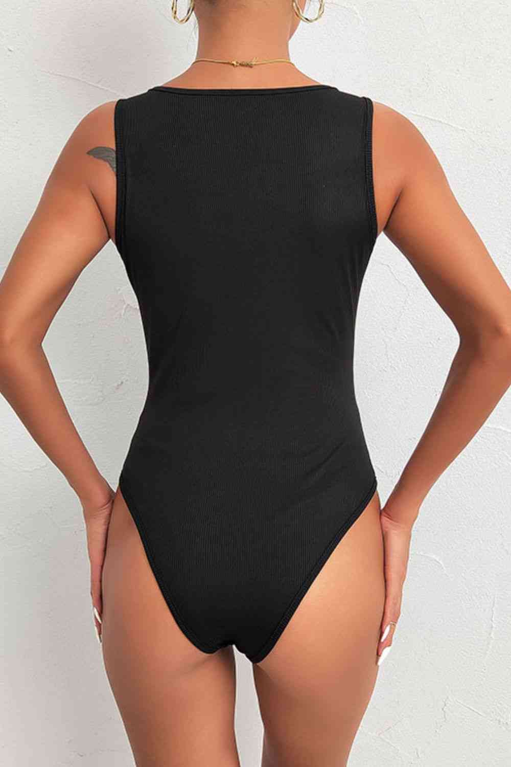 Spliced Lace Deep V Sleeveless Bodysuit - AllIn Computer